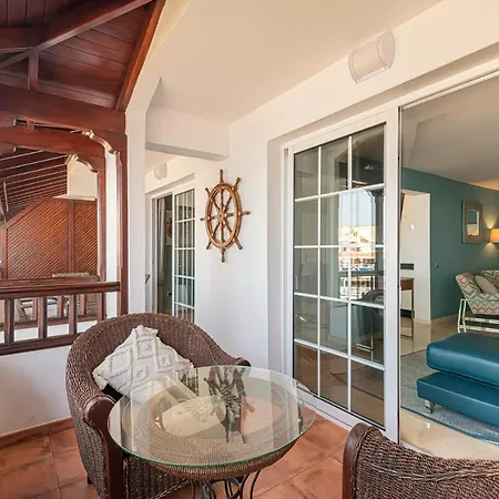 Terrazas La Caleta, Appartement *