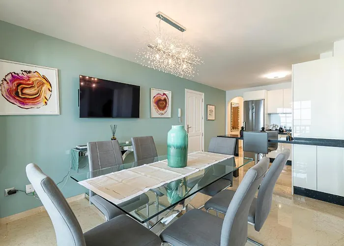 Terrazas La Caleta, *