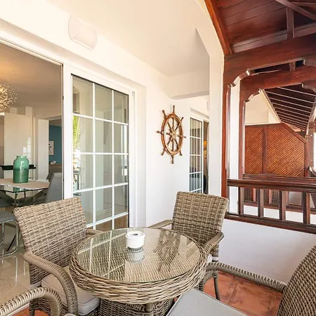 Terrazas La Caleta, *