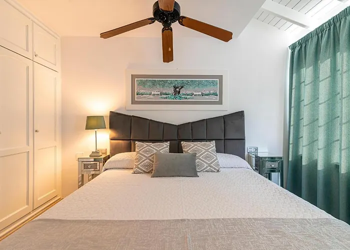 Terrazas La Caleta, * Адехе