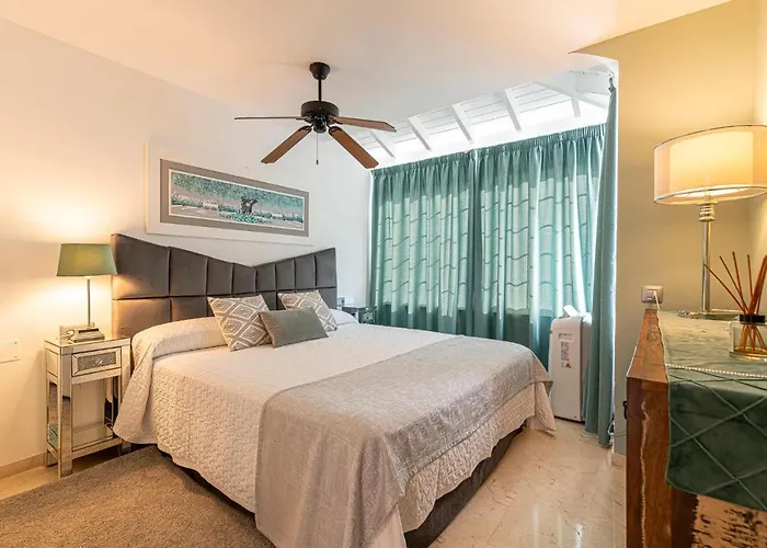 Terrazas La Caleta, *