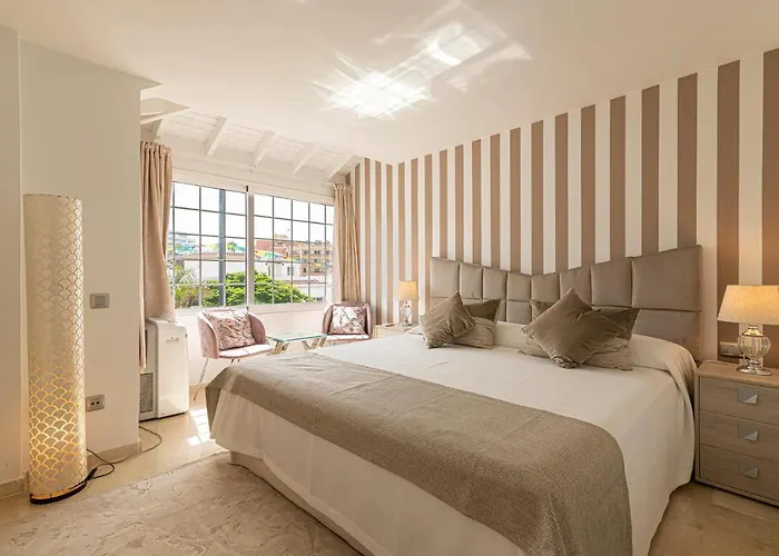 Terrazas La Caleta, *